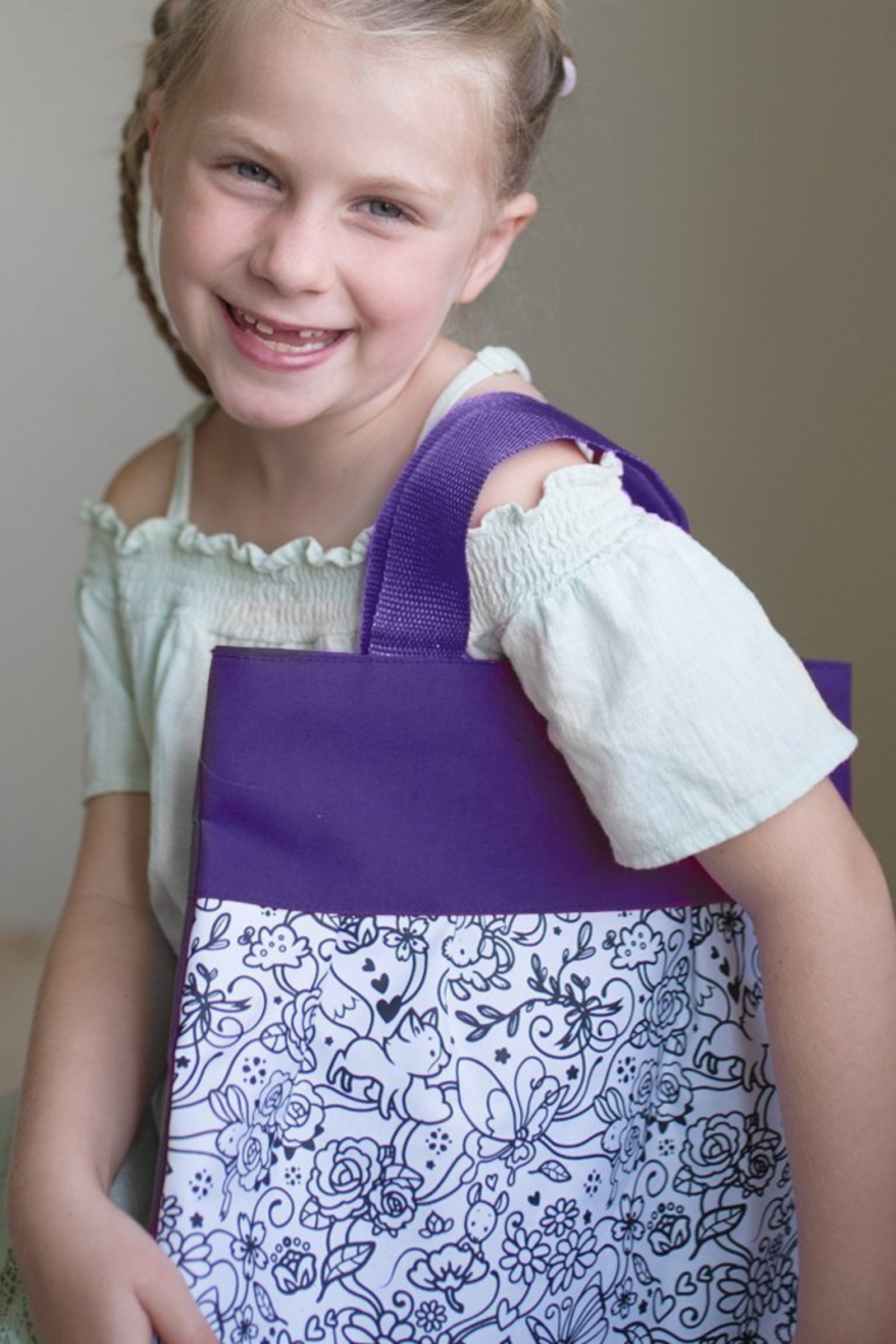 Colour a Tote Bag with 3 Markers