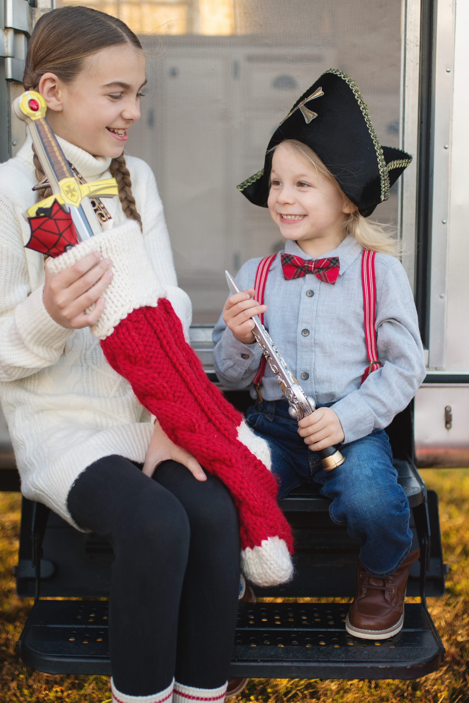 Knight Dagger, 2 styles assorted