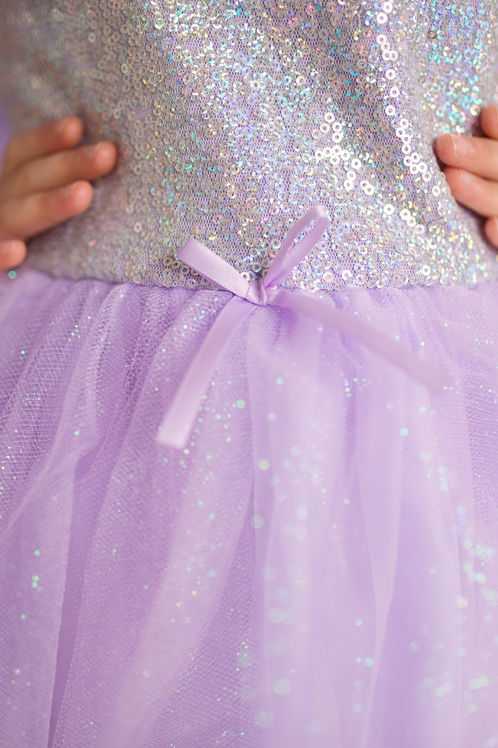 Robe de princesse sequins chatoyants lilas