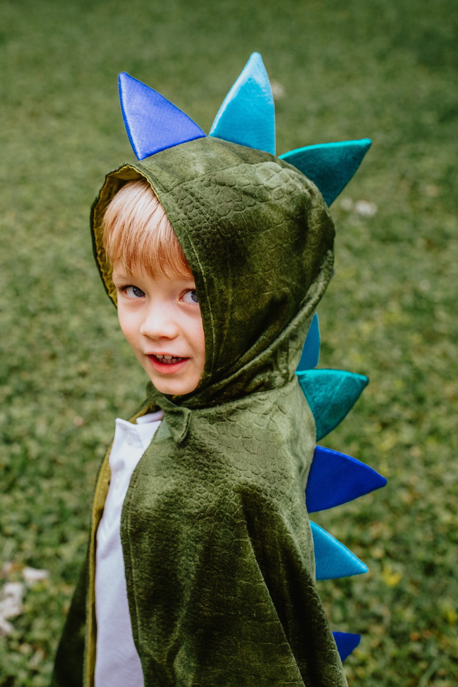 Dragon Cape with Claws, Green