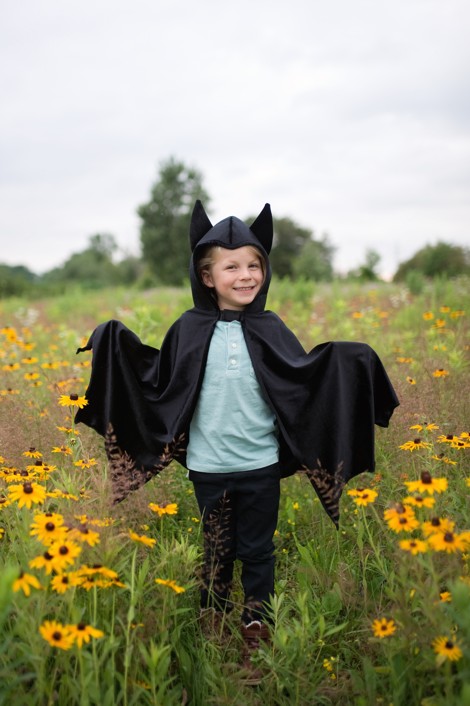 Hooded Bat Cape, Black