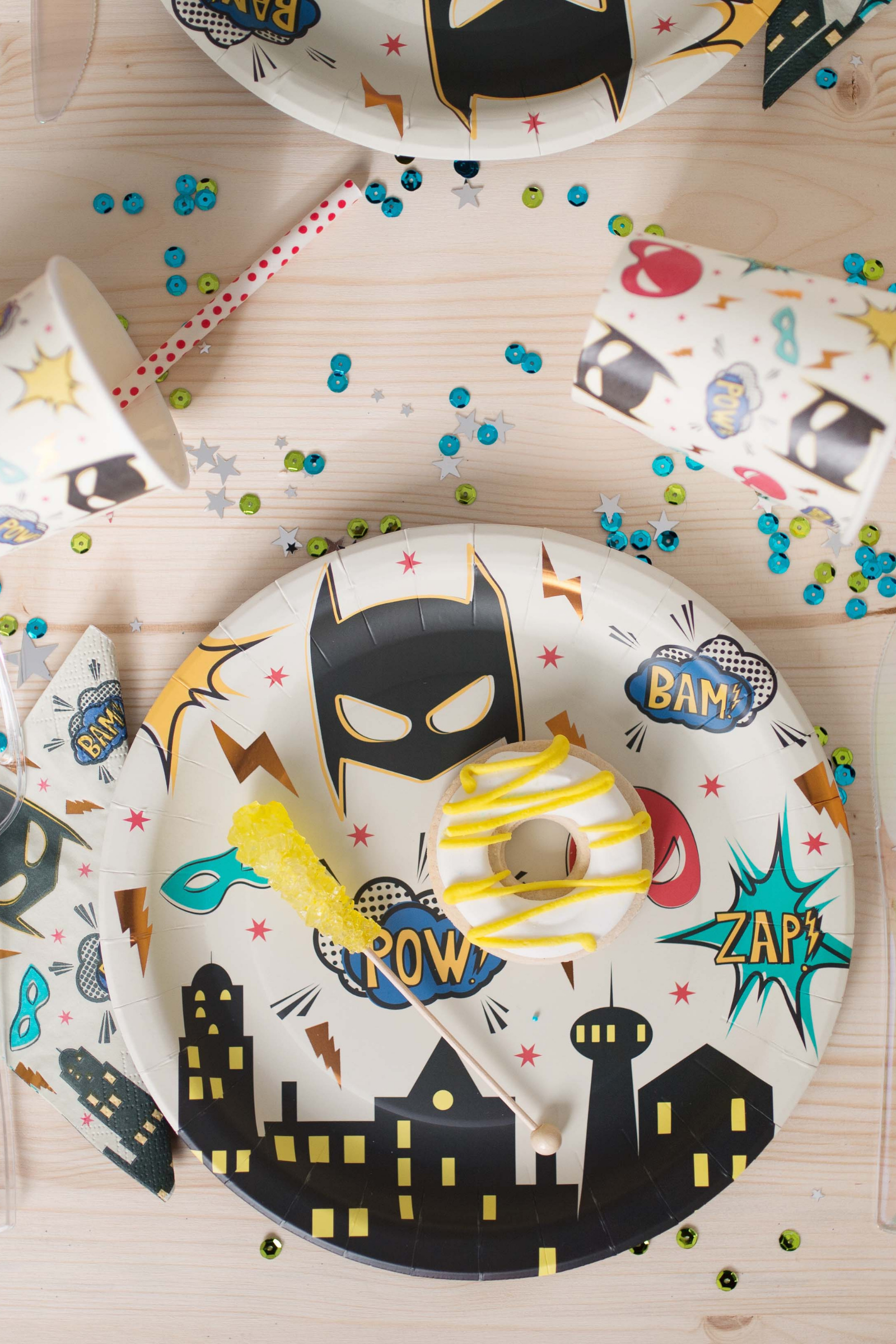 Plates - Party - Superhero SMALL - 18cm (8 pcs)